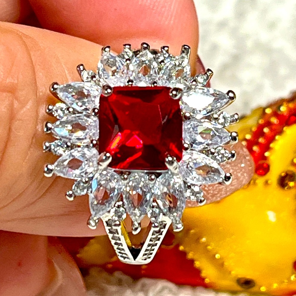 💋large bold Ruby cocktail ring